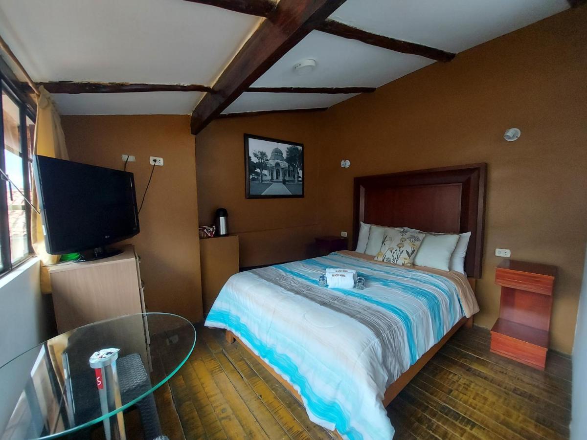 Blacky Hostel And Apartments (Adults Only) Cuzco Pokoj fotografie